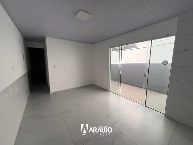 Casa com 40m² 2 quartos e 1 banheiro, para alugar, no bairro Cordeiros em Itajaí