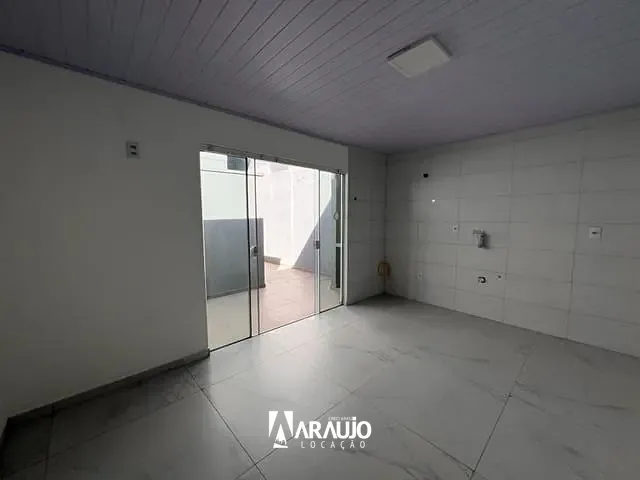 Casa com 40m² 2 quartos e 1 banheiro, para alugar, no bairro Cordeiros em Itajaí