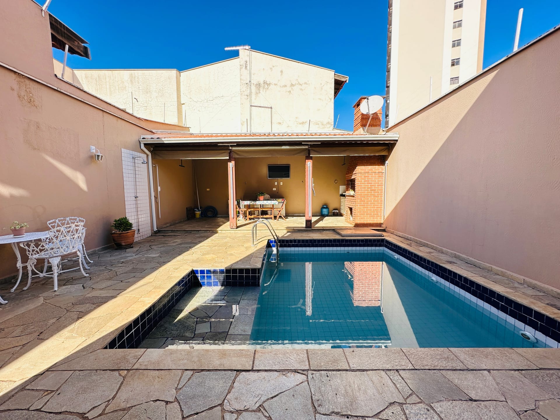 Casa à venda com 3 quartos, 189m² - Foto 4