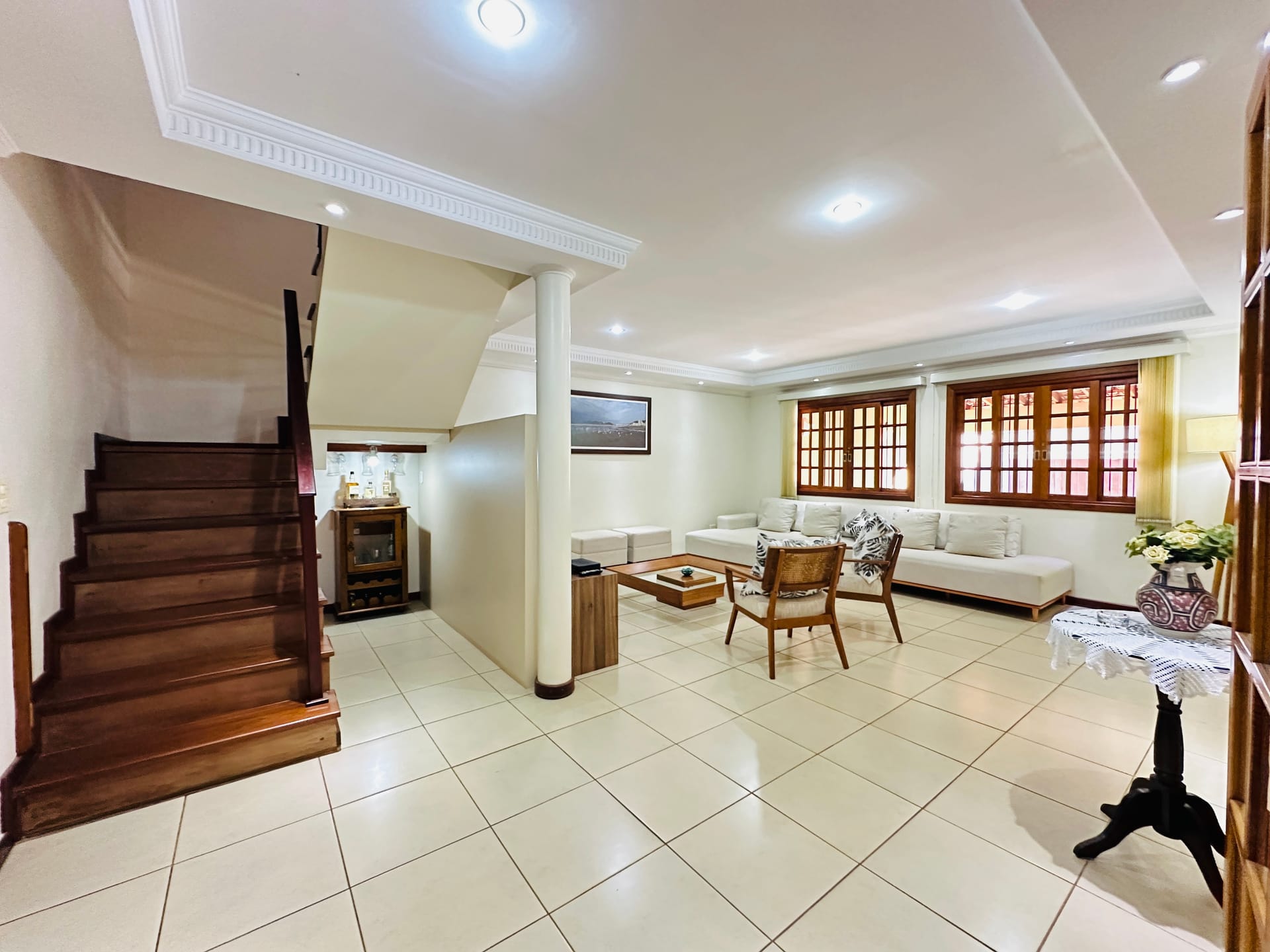 Casa à venda com 3 quartos, 189m² - Foto 8