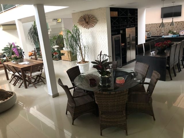 Casa com 600m² 4 quartos e 5 banheiros, à venda, no bairro Cidade Parquelandia em Mogi das Cruzes