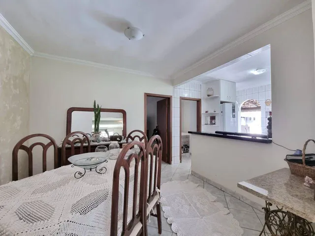 Casa com 900m² 3 quartos e 3 banheiros, à venda, no bairro Setor Habitacional Arniqueira (Águas Claras) em Brasília