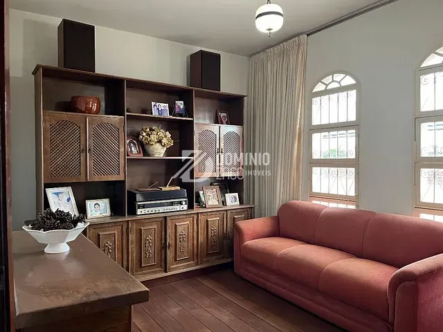 Casa com 307m² 5 quartos e 3 banheiros, à venda, no bairro Estados Unidos em Uberaba
