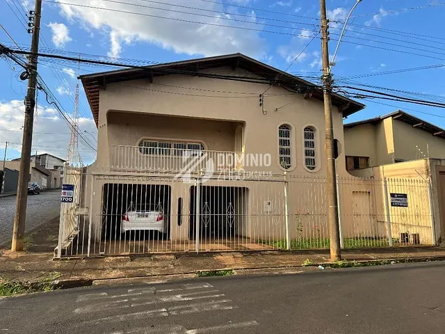 Casa com 307m² 5 quartos e 3 banheiros, à venda, no bairro Estados Unidos em Uberaba