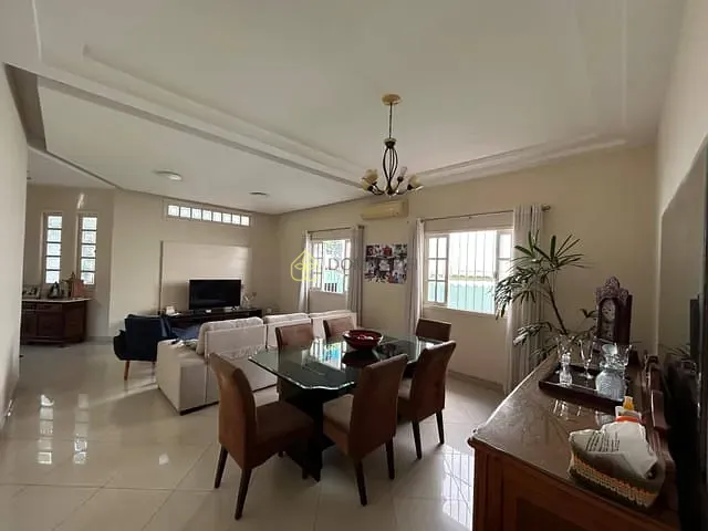 Casa com 720m² 4 quartos e 5 banheiros, à venda, no bairro Santa Rosa em Barra Mansa