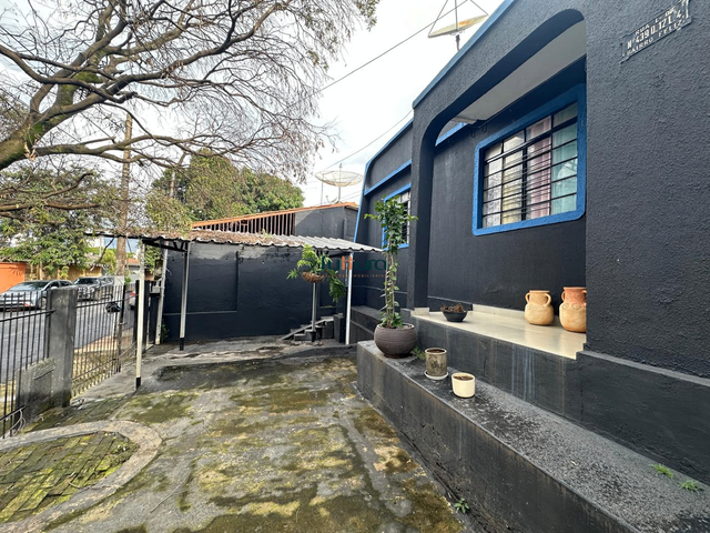 Casa com 240m² 3 quartos e 2 banheiros, à venda, no bairro Feliz em Goiânia