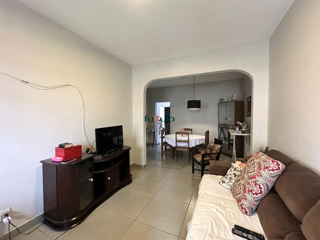 Casa com 240m² 3 quartos e 2 banheiros, à venda, no bairro Feliz em Goiânia