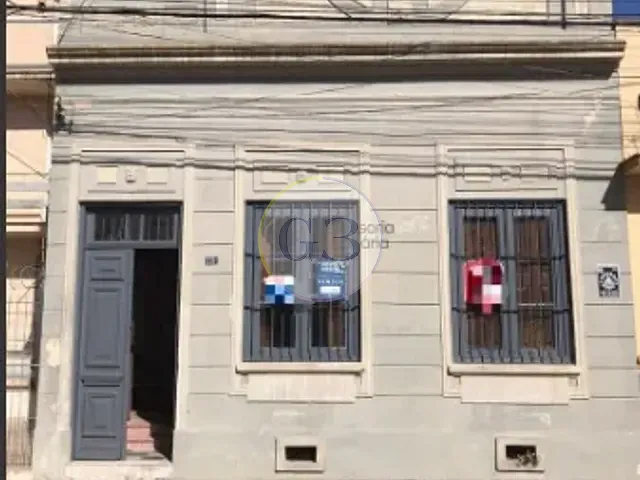 Casa 3 quartos e 2 banheiros, à venda, no bairro Centro em Pelotas