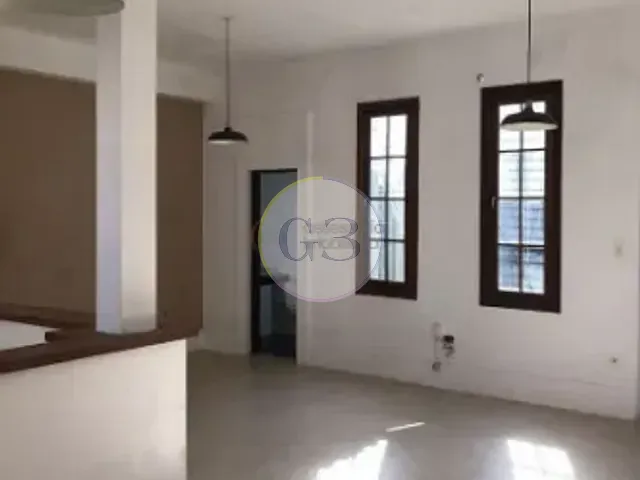 Casa 3 quartos e 2 banheiros, à venda, no bairro Centro em Pelotas