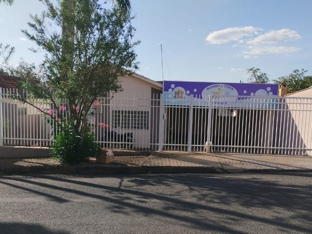 Casa com 509m² 3 quartos e 2 banheiros, à venda, no bairro Centro em Birigui
