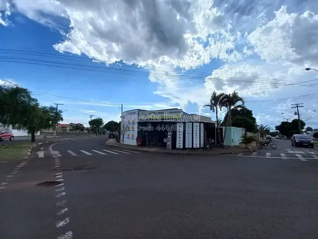 Casa com 366m² 4 quartos e 2 banheiros, à venda, no bairro Parque Orlando Correa Barbosa em Artur Nogueira