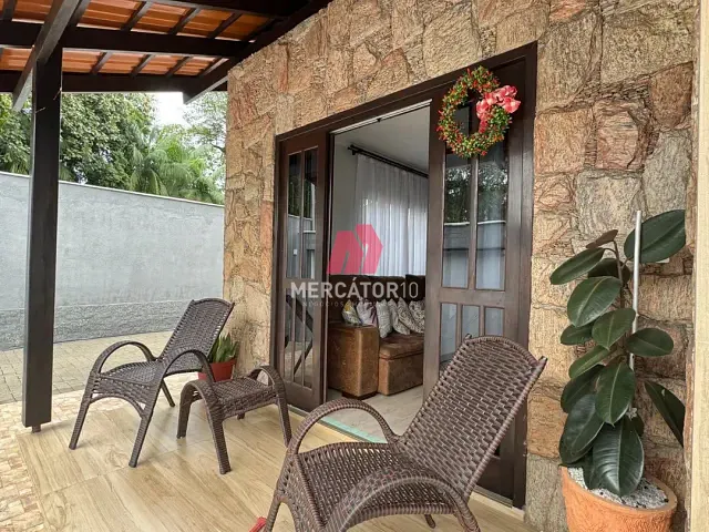 Casa com 426m² 4 quartos e 4 banheiros, à venda, no bairro Velha em Blumenau