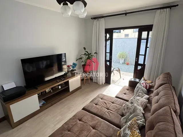 Casa com 426m² 4 quartos e 4 banheiros, à venda, no bairro Velha em Blumenau