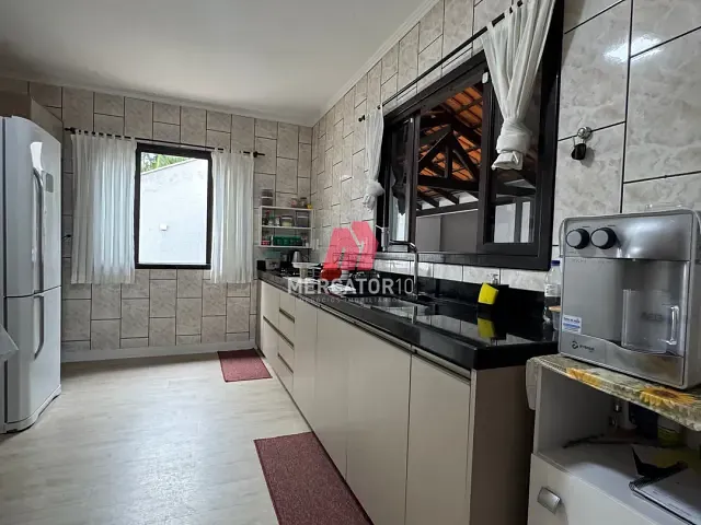 Casa com 426m² 4 quartos e 4 banheiros, à venda, no bairro Velha em Blumenau