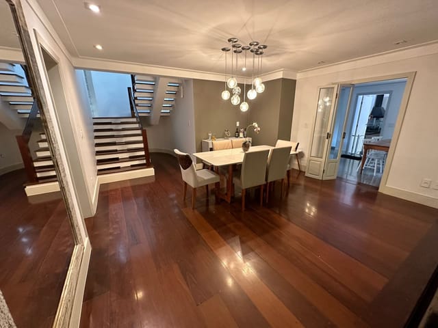 Casa com 800m² 5 quartos e 7 banheiros, à venda, no bairro Não informado em Vinhedo