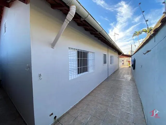 Casa 3 quartos e 2 banheiros, à venda, no bairro Bopiranga em Itanhaém