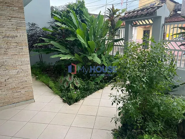 Casa 3 quartos e 4 banheiros, para alugar, no bairro Pontal em Ilhéus