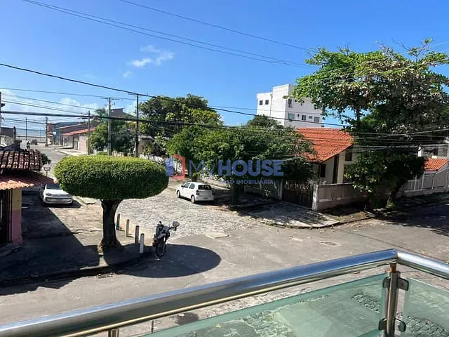 Casa 3 quartos e 4 banheiros, para alugar, no bairro Pontal em Ilhéus
