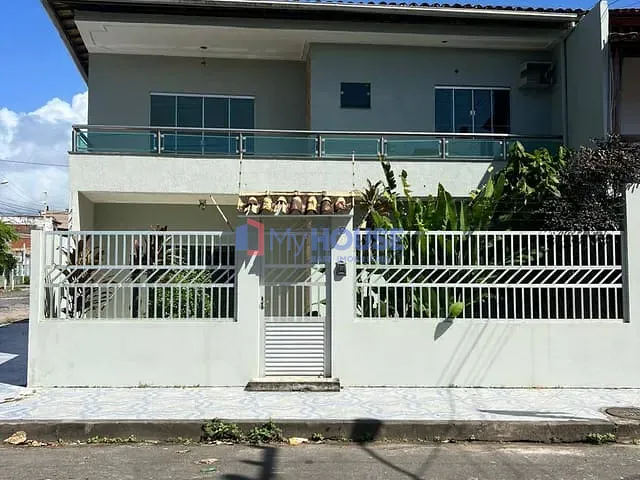 Casa 3 quartos e 4 banheiros, para alugar, no bairro Pontal em Ilhéus