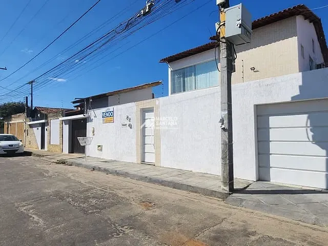 Casa com 300m² 3 quartos e 3 banheiros, à venda, no bairro Candeias em Vitória da Conquista
