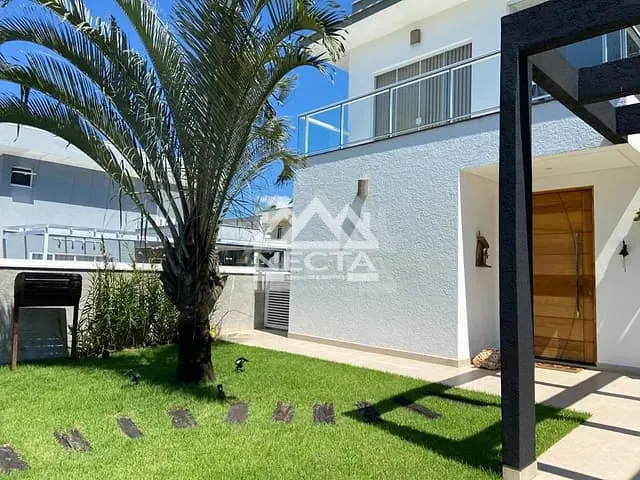 Casa com 353m² 4 quartos e 6 banheiros, à venda, no bairro Massaguaçu em Caraguatatuba