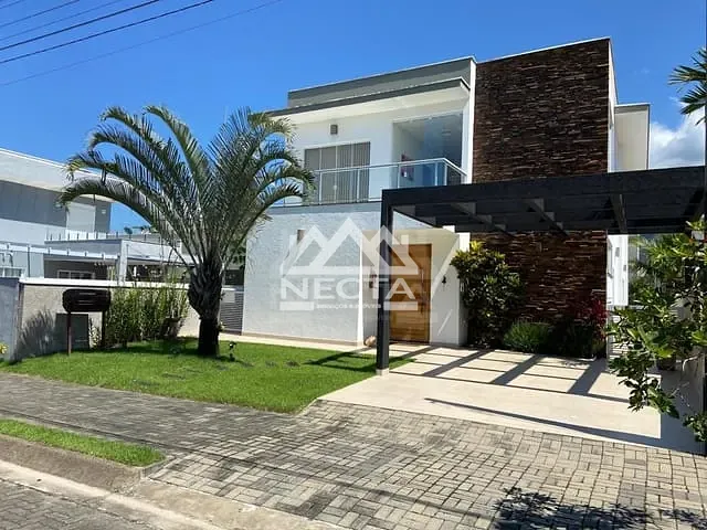 Casa com 353m² 4 quartos e 6 banheiros, à venda, no bairro Massaguaçu em Caraguatatuba