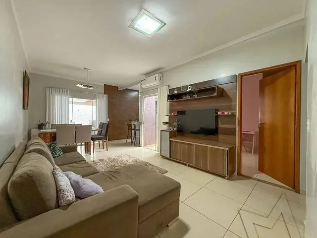 Casa com 192m² 3 quartos e 2 banheiros, à venda, no bairro Gleba Palhano em Londrina
