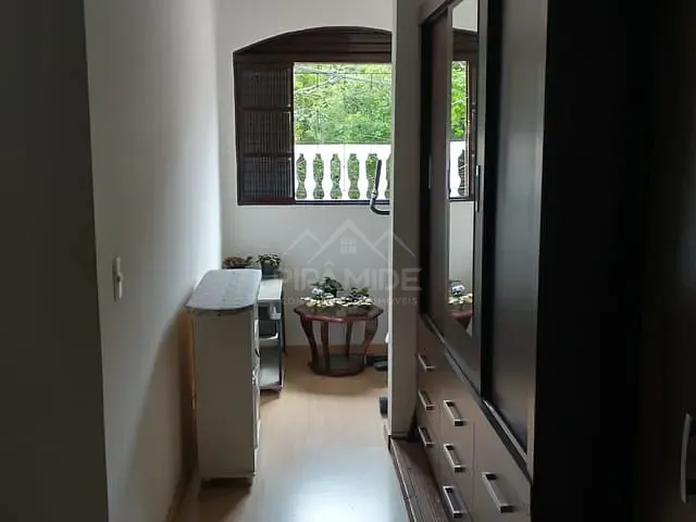 Casa com 163m² 3 quartos e 2 banheiros, à venda, no bairro Jardim Esperança em Poços de Caldas