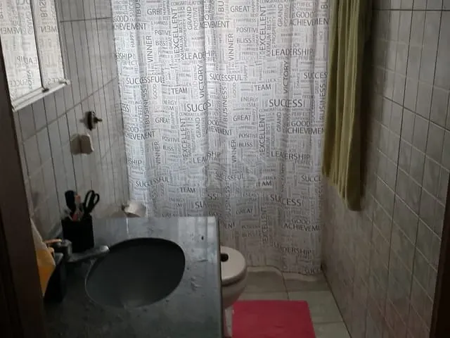 Casa com 163m² 3 quartos e 2 banheiros, à venda, no bairro Jardim Esperança em Poços de Caldas