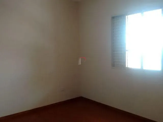 Casa com 300m², à venda, no bairro Industrial em Londrina