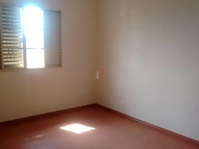 Casa com 300m², à venda, no bairro Industrial em Londrina