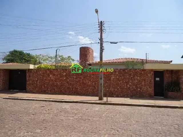 Casa com 900m² 4 quartos e 2 banheiros, à venda ou para alugar, no bairro Ininga em Teresina
