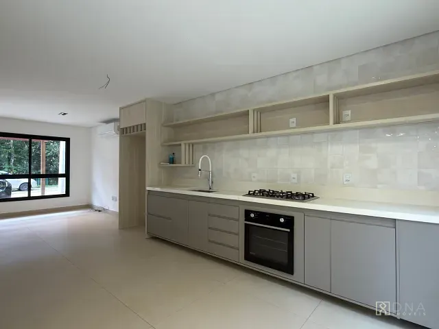 Casa 3 quartos e 3 banheiros, para alugar, no bairro Urbanova I em São José dos Campos