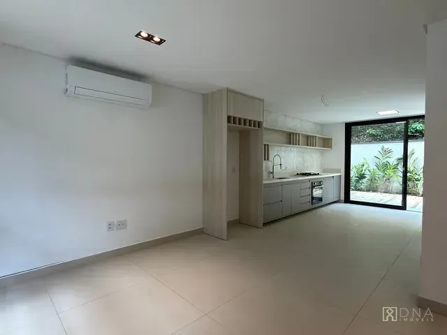 Casa 3 quartos e 3 banheiros, para alugar, no bairro Urbanova I em São José dos Campos