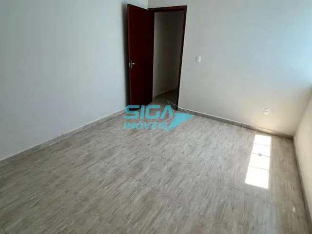 Casa com 170m² 2 quartos e 2 banheiros, para alugar, no bairro Parque Real em Pouso Alegre