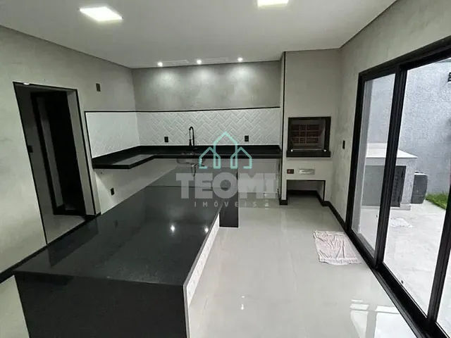 Casa com 300m² 3 quartos e 3 banheiros, à venda, no bairro Jardim Santa Teresa em Taubaté