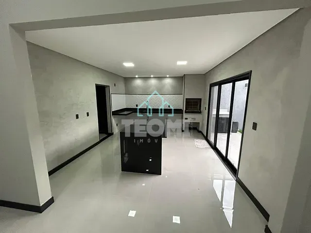 Casa com 300m² 3 quartos e 3 banheiros, à venda, no bairro Jardim Santa Teresa em Taubaté