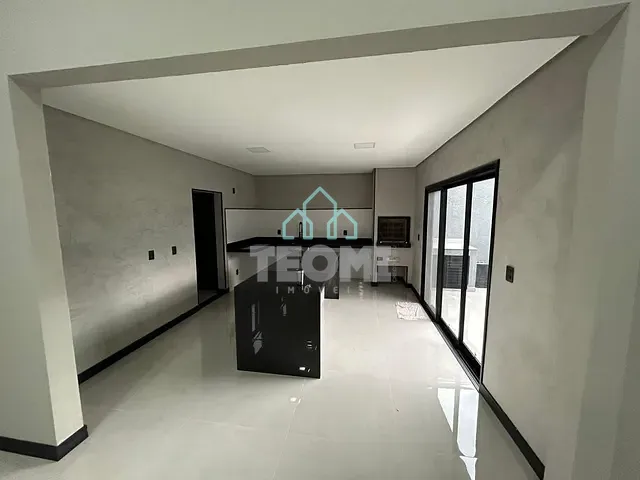 Casa com 300m² 3 quartos e 3 banheiros, à venda, no bairro Jardim Santa Teresa em Taubaté
