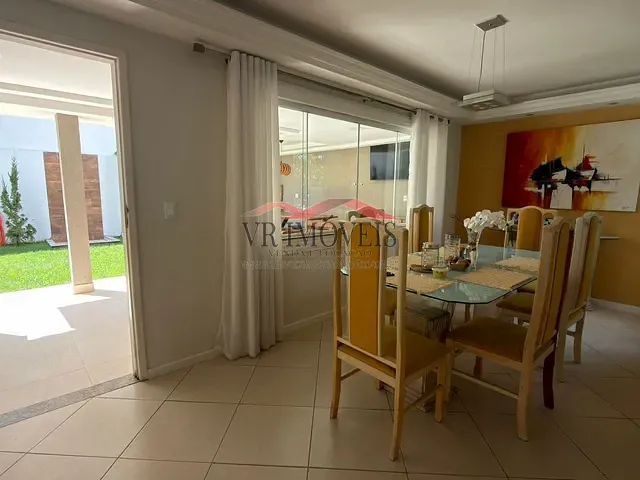 Casa com 288m² 4 quartos e 3 banheiros, à venda ou para alugar, no bairro Jardim Belvedere em Volta Redonda