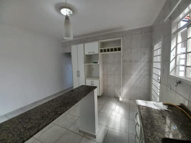 Casa com 150m² 2 quartos e 2 banheiros, à venda, no bairro Jardim Santo André em São João da Boa Vista