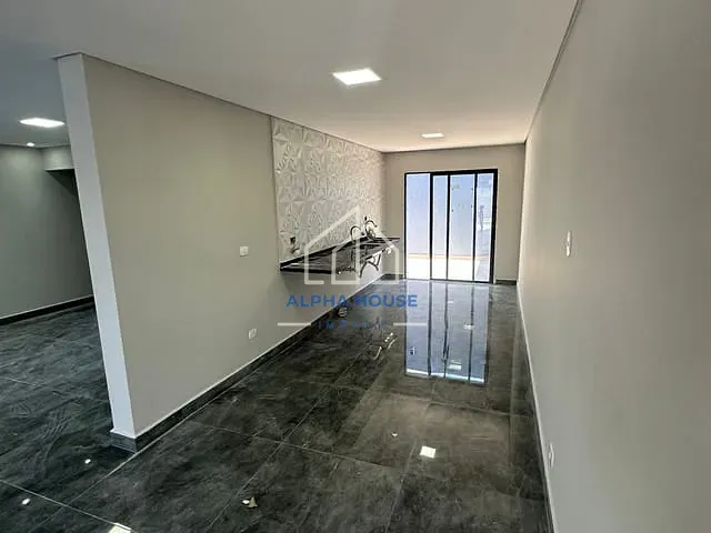 Sobrado 3 quartos e 2 banheiros, à venda, no bairro Residencial Mombaça I em Pindamonhangaba