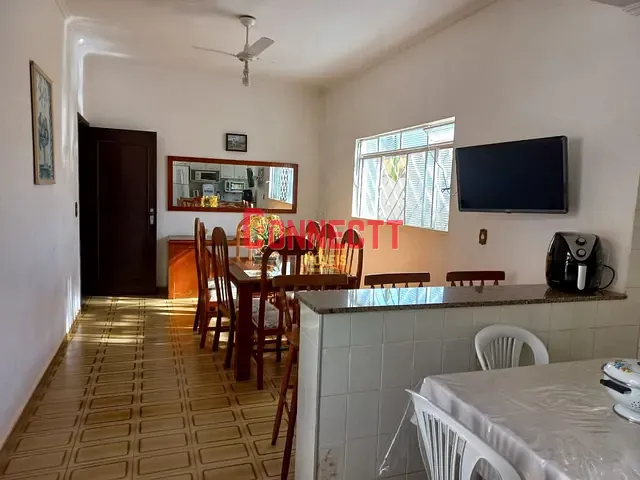 Casa com 200m² 4 quartos e 3 banheiros, à venda, no bairro Jardim Castelo Branco em Ribeirão Preto