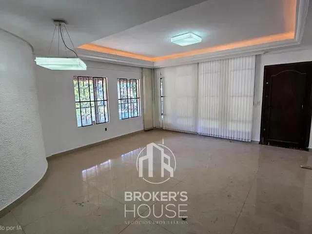 Casa 5 quartos e 6 banheiros, à venda, no bairro Fradinhos em Vitória