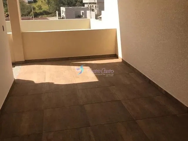 Casa com 200m² 3 quartos e 2 banheiros, à venda, no bairro Residencial Jardins da Catalunha em Atibaia
