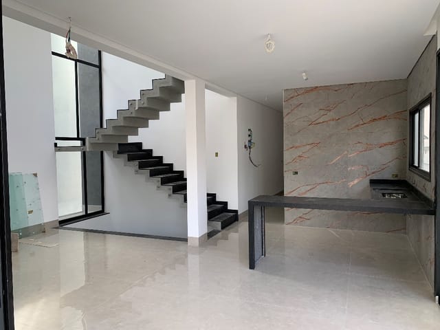 Casa com 300m² 4 quartos e 6 banheiros, à venda, no bairro Cidade Parquelandia em Mogi das Cruzes