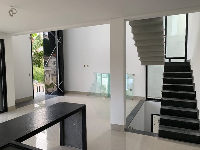 Casa com 300m² 4 quartos e 6 banheiros, à venda, no bairro Cidade Parquelandia em Mogi das Cruzes