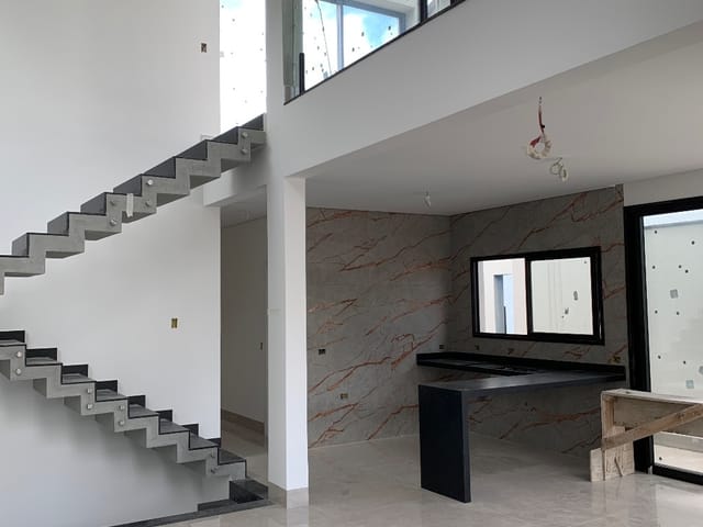 Casa com 300m² 4 quartos e 6 banheiros, à venda, no bairro Cidade Parquelandia em Mogi das Cruzes
