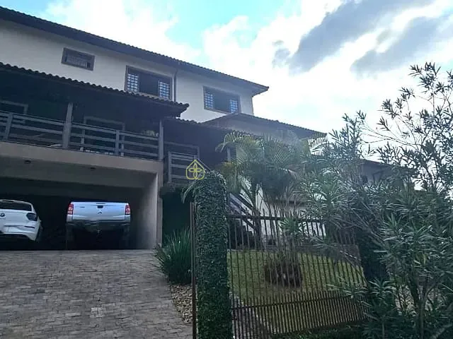 Casa com 300m² 3 quartos e 4 banheiros, à venda, no bairro Morada das Agulhas em Resende