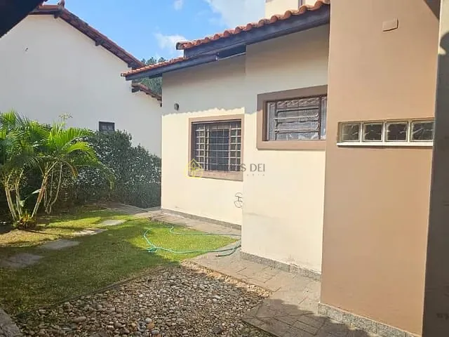 Casa com 300m² 3 quartos e 4 banheiros, à venda, no bairro Morada das Agulhas em Resende