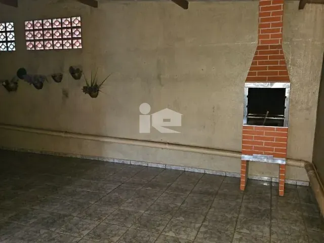 Casa com 270m² 3 quartos e 3 banheiros, à venda, no bairro Centro em Rolândia